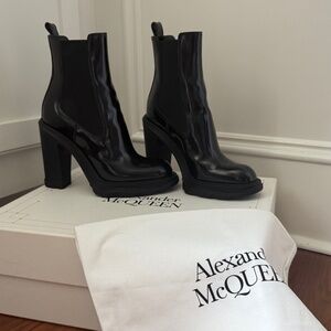 Like new Alexander Mcqueen Cheslea tread heeled boots size 37.5